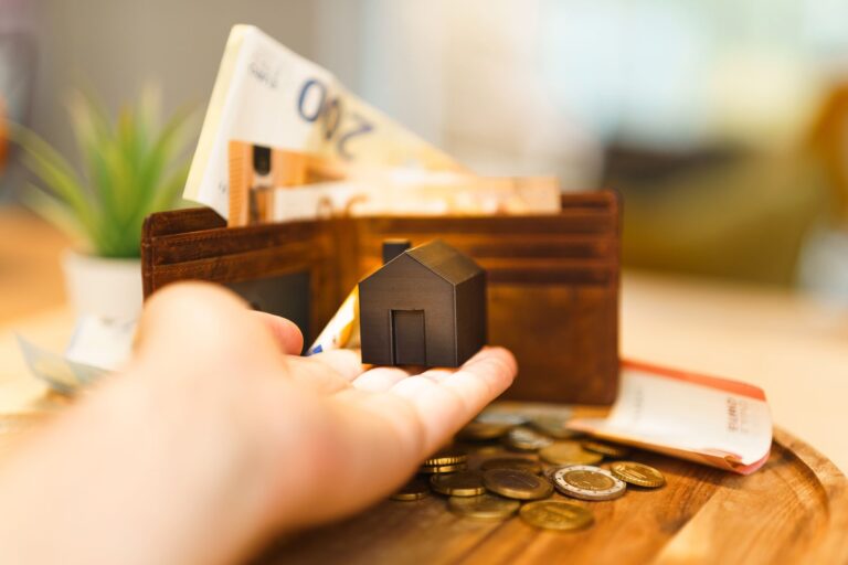 home renovation financial aid euro money